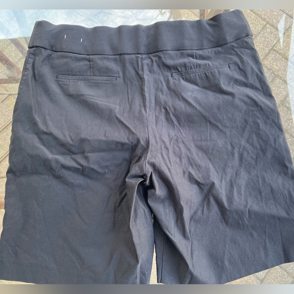 Women’s Ellen Tracey Black Shorts new nwot - Picture 2 of 5